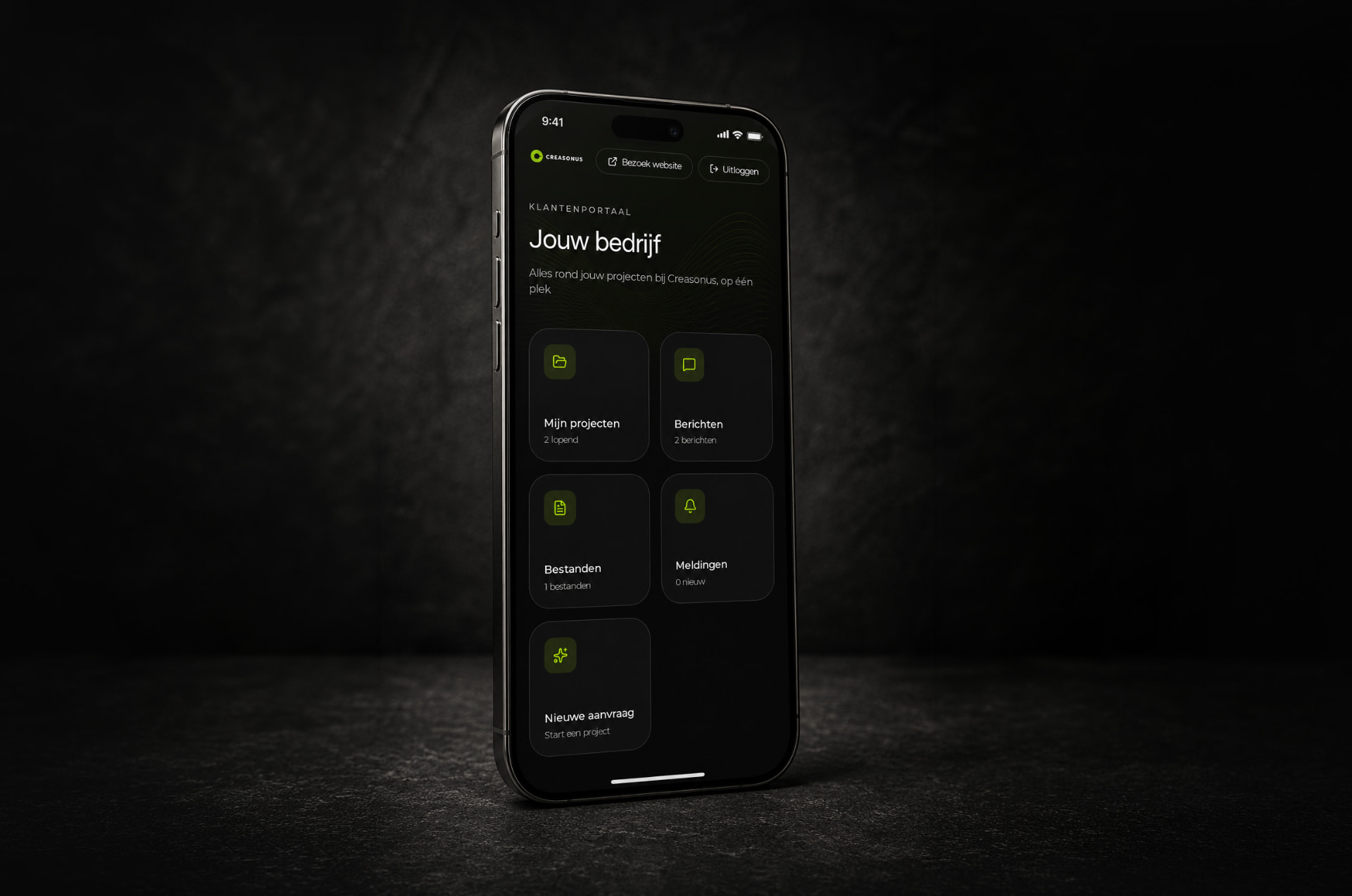 Voorbeeld van het Creasonus klantenportaal op een iPhone